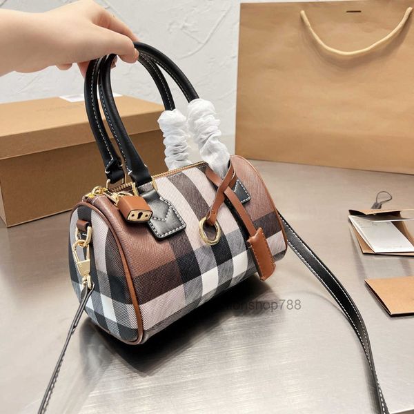 pochette designer bags new fashion luxury version simple shoulder bag female male classic plaid barrel clutch single-room crossbody bag
pochette designer bags new fashion luxury version simple shoulder bag female male classic plaid barrel clutch single-room crossbody bag