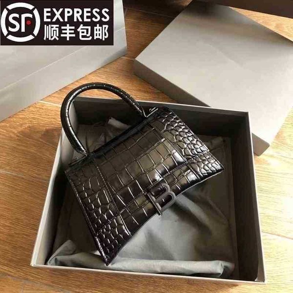 designer balencaigass handbags fashion bags crocodile hourglass advanced bag leather family female messenger shoulder motorcycle small handb
designer balencaigass handbags fashion bags crocodile hourglass advanced bag leather family female messenger shoulder motorcycle small handb