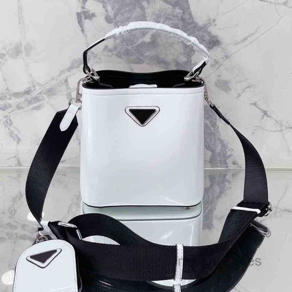 2022 evening bags in bucket women fashion handbag solid color shoulder bags leather designer crossbody female purses
2022 evening bags in bucket women fashion handbag solid color shoulder bags leather designer crossbody female purses