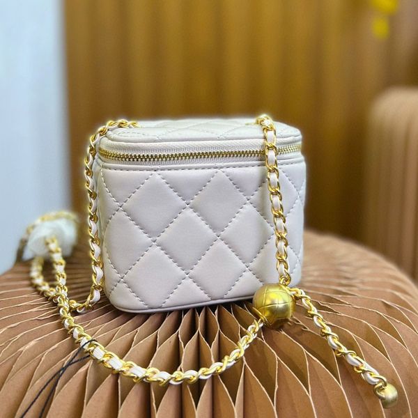 2022 fashion cosmetic box leather bag womens luxury designer fashion letter shoulder chain messenger handbag square high-end diamond lattice
2022 fashion cosmetic box leather bag womens luxury designer fashion letter shoulder chain messenger handbag square high-end diamond lattice