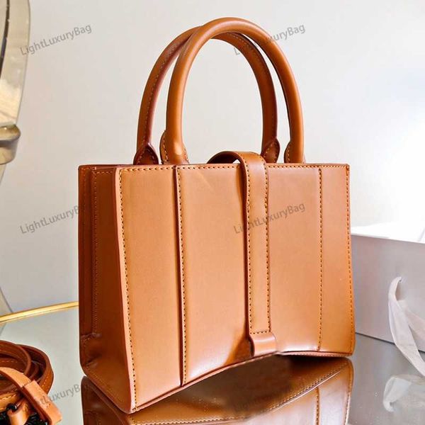 fashion tote shoulder bag designer leather wallet quality crossbody for women classic famous brand shopping purses 220921
fashion tote shoulder bag designer leather wallet quality crossbody for women classic famous brand shopping purses 220921