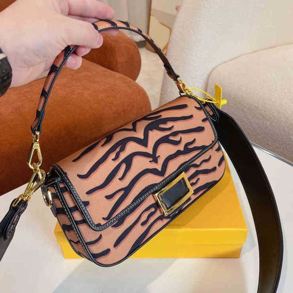 luxury saddle crossbody fends bags for womens multicolor handbag designer sling baguette the tote bag shoulder purses woman 7a fashion walle
luxury saddle crossbody fends bags for womens multicolor handbag designer sling baguette the tote bag shoulder purses woman 7a fashion walle
