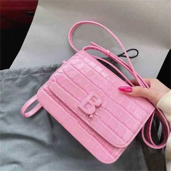handbags balenclagass designer 2022 pink leather women's crocodile b-shaped tofu hourglass single shoulder cross organ small square bag
handbags balenclagass designer 2022 pink leather women's crocodile b-shaped tofu hourglass single shoulder cross organ small square bag
