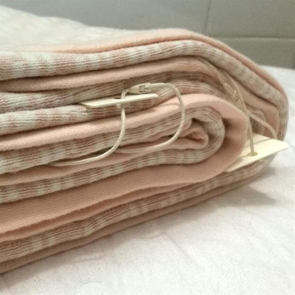 new autumn fashion letter style brand kids newborn baby boy blankets knitted cotton girl swaddle blanket256w
new autumn fashion letter style brand kids newborn baby boy blankets knitted cotton girl swaddle blanket256w
