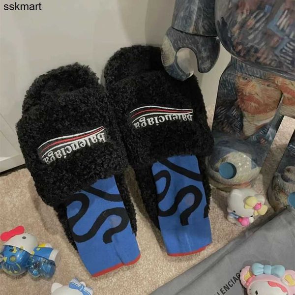 slippers designer luxury balencaigass paris woolen slippers women famous brand new autumn winter embroidered letter family slippers black la
slippers designer luxury balencaigass paris woolen slippers women famous brand new autumn winter embroidered letter family slippers black la