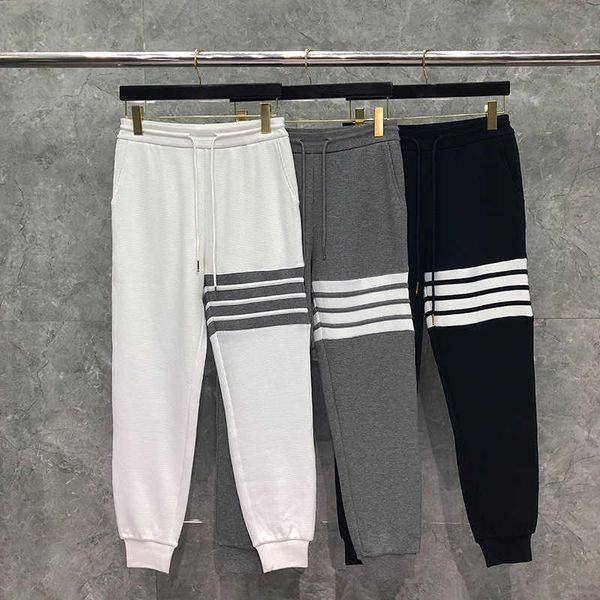 2022 fashion brand tb sweatpants men waffle stripes cotton casual sports trousers spring autumn mens jogger track pants, White;black
2022 fashion brand tb sweatpants men waffle stripes cotton casual sports trousers spring autumn mens jogger track pants, White;black