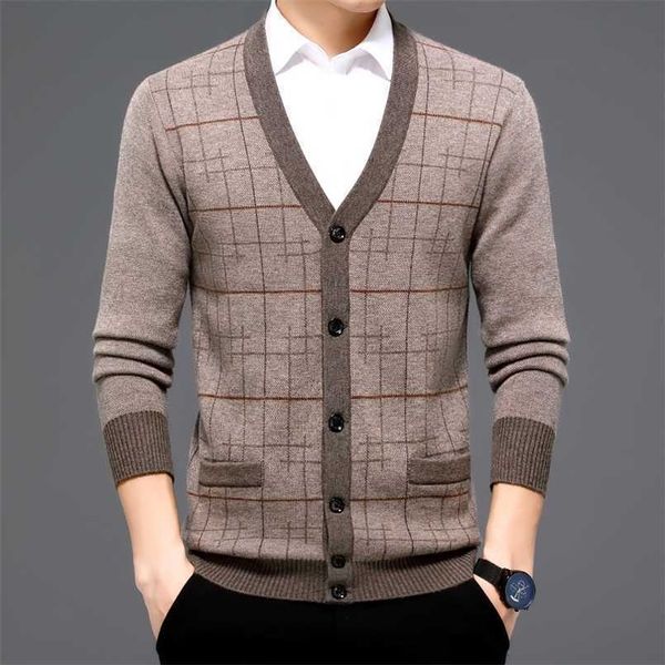 men's sweaters 100 pure wool high-end knitted cardigan coat winter thickened plaid jacquard casual dinified sweater 220923, White;black
men's sweaters 100 pure wool high-end knitted cardigan coat winter thickened plaid jacquard casual dinified sweater 220923, White;black
