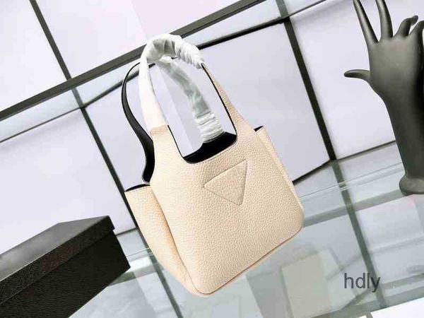 evening bags mini hubo tote bags designer bag wallet for women brand shoulder clutch strap fashion single messengers purses
evening bags mini hubo tote bags designer bag wallet for women brand shoulder clutch strap fashion single messengers purses