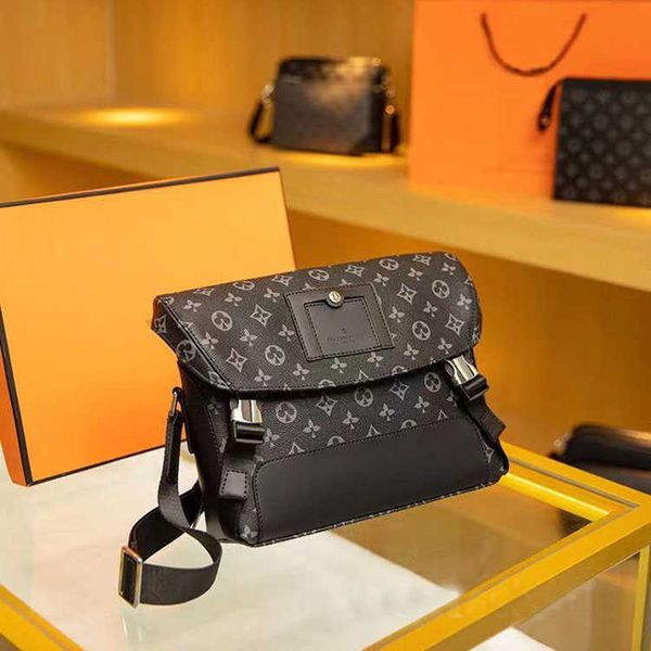shoulder bags size 36x6x25cm luxury designers mens shoulder bags purses classic fashion men messenger bags leather cross body bag school boo
shoulder bags size 36x6x25cm luxury designers mens shoulder bags purses classic fashion men messenger bags leather cross body bag school boo