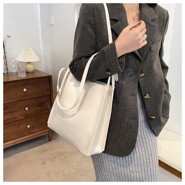 hbp shoulder bags popular large-capacity tote autumn and winter retro college students class 2022 new casual women's bag
hbp shoulder bags popular large-capacity tote autumn and winter retro college students class 2022 new casual women's bag
