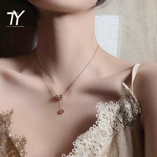 new classic pendant necklaces exquisite female steel lock bone fashion simple neck chain jewelry gift, Silver
new classic pendant necklaces exquisite female steel lock bone fashion simple neck chain jewelry gift, Silver