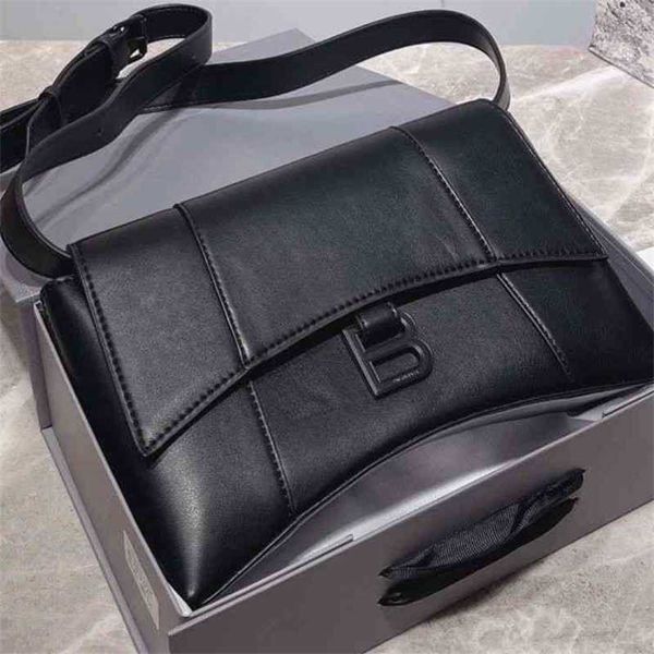 designer balencaigass handbags fashion bags high version family's hourglss lether temperment sense explosion super good
designer balencaigass handbags fashion bags high version family's hourglss lether temperment sense explosion super good