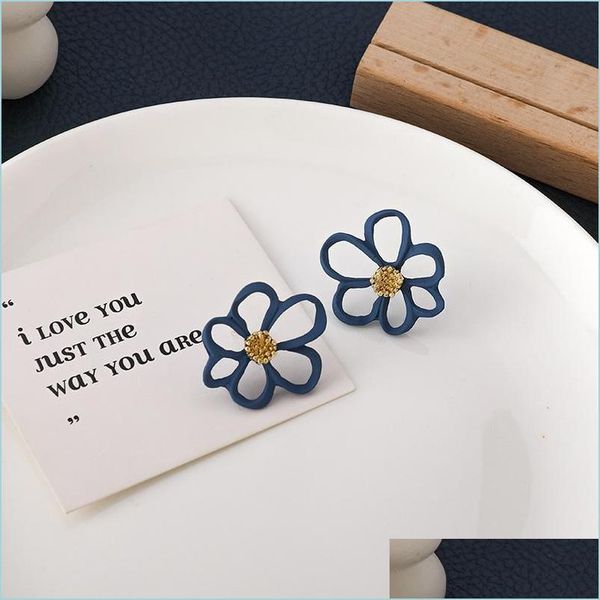 stud stud 2021 trendy female jewelry temperament simple metal texture hollow blue flower earrings fashion womens accessories d bdedome dhysh, Golden;silver
stud stud 2021 trendy female jewelry temperament simple metal texture hollow blue flower earrings fashion womens accessories d bdedome dhysh, Golden;silver