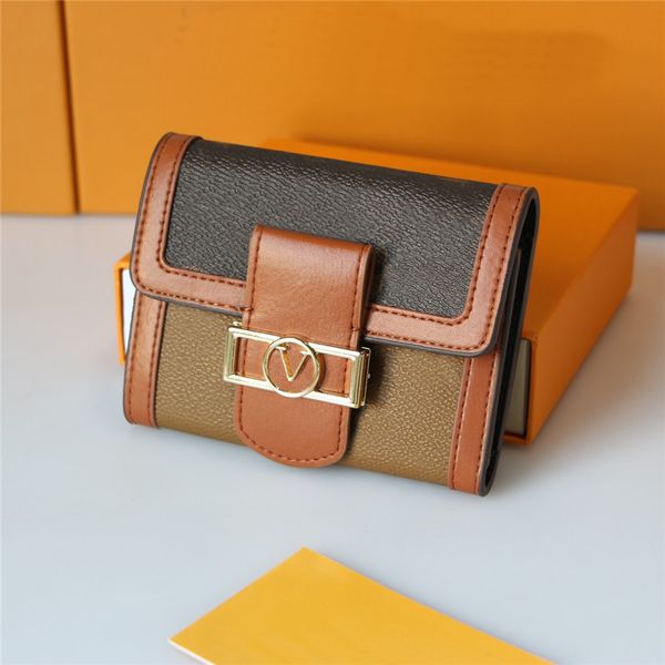luxury metal letter buckle wallets genuine leather purses short card holder coin bag folding purse with box, Red;black
luxury metal letter buckle wallets genuine leather purses short card holder coin bag folding purse with box, Red;black