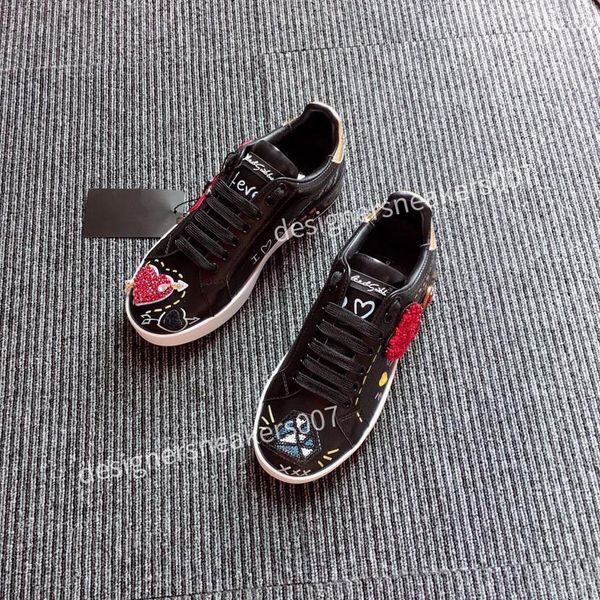 2022 luxury designer sneakers shoes screener dirty casual boots bag leather suede black white begin fashion brand printing men w kqe
2022 luxury designer sneakers shoes screener dirty casual boots bag leather suede black white begin fashion brand printing men w kqe