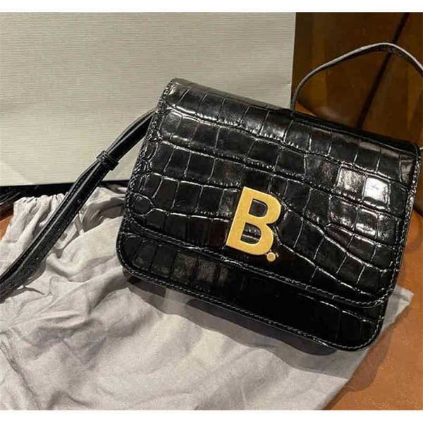 handbags designer balenclagass bag female 2022 b-type pink crocodile pattern beancurd genuine leather single shoulder slanting cross hand
handbags designer balenclagass bag female 2022 b-type pink crocodile pattern beancurd genuine leather single shoulder slanting cross hand