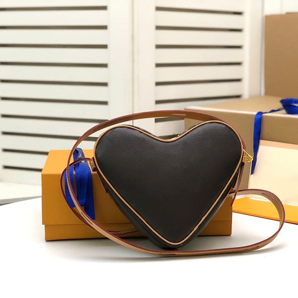 designer bags women fashion handbag love the single shoulder girl mini tote bag printed soft leather hearts handbags luxury crossbody wallet
designer bags women fashion handbag love the single shoulder girl mini tote bag printed soft leather hearts handbags luxury crossbody wallet
