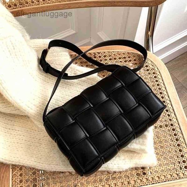 designer bag venetas handbags bottegaas bags soft leather woven boston plaid pillow bag 2022 trend zhao ruth same messenger net red small sq 
designer bag venetas handbags bottegaas bags soft leather woven boston plaid pillow bag 2022 trend zhao ruth same messenger net red small sq