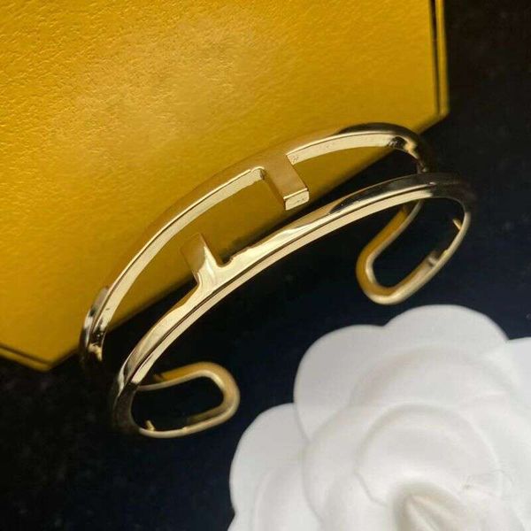 designer charm bracelet 18k gold plated bangles for women classic gold punk thick link chain bracelets letter gold silver jewelry gift link, Golden;silver
designer charm bracelet 18k gold plated bangles for women classic gold punk thick link chain bracelets letter gold silver jewelry gift link, Golden;silver
