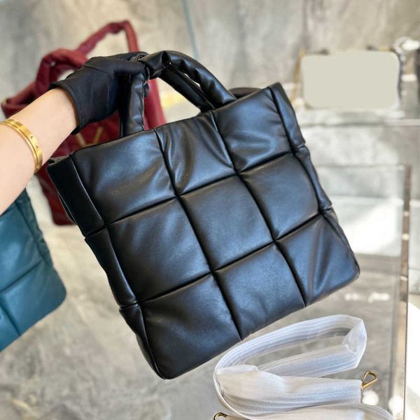 designer totes handbags women cotton tote bags luxury large-capacity shoulder bags padded handbag classic shopping bags messengers handbags
designer totes handbags women cotton tote bags luxury large-capacity shoulder bags padded handbag classic shopping bags messengers handbags