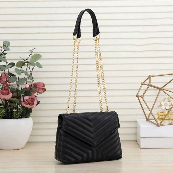 luxury cosmetic handbag bags cases 2022 shoulder bag brand designer pu material ladies metal chain clamshell menger wholesale 6 color hardwa
luxury cosmetic handbag bags cases 2022 shoulder bag brand designer pu material ladies metal chain clamshell menger wholesale 6 color hardwa