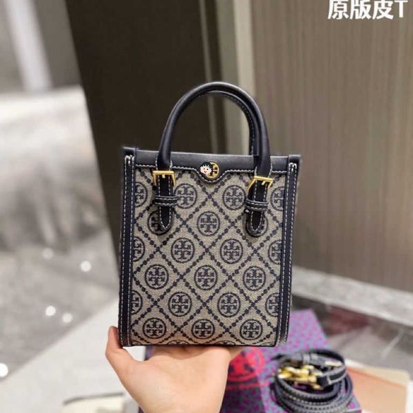 torys designer bags old flower messenger printed new tot shopping portable single shoulder small square 2022 version
torys designer bags old flower messenger printed new tot shopping portable single shoulder small square 2022 version