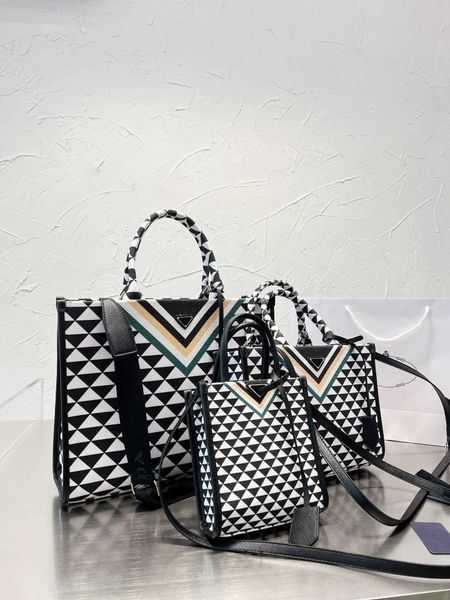 pradity fashion cleo hobo bag pra da tote bags lady single chain pra das bag women handbag luxury pra dae designer wallet leather fashion cr
pradity fashion cleo hobo bag pra da tote bags lady single chain pra das bag women handbag luxury pra dae designer wallet leather fashion cr