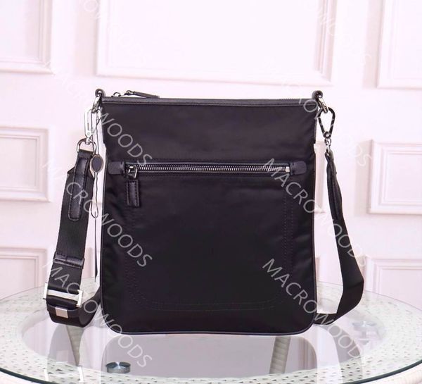 designer cell phone pocket men messenger bag waterproof material shoulder bag business crossbody luxury manhandbag triangle logo zipper clos
designer cell phone pocket men messenger bag waterproof material shoulder bag business crossbody luxury manhandbag triangle logo zipper clos