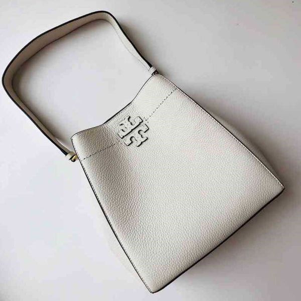 fashion bags torysburchs designer handbags 2022 single shoulder diagonal span leisure cowhide bucket women's bag
fashion bags torysburchs designer handbags 2022 single shoulder diagonal span leisure cowhide bucket women's bag