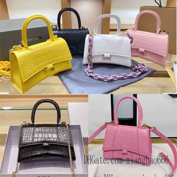 handbags balenclagass designer est quality pink neo classic handle bag xs mini women city s handbags hourglass womens messenger bags
handbags balenclagass designer est quality pink neo classic handle bag xs mini women city s handbags hourglass womens messenger bags