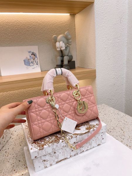 luxurys design tote bags for women 2022 new fashion princess handbags ladies shoulder crossbody bag and purse shopping satchels classic
luxurys design tote bags for women 2022 new fashion princess handbags ladies shoulder crossbody bag and purse shopping satchels classic