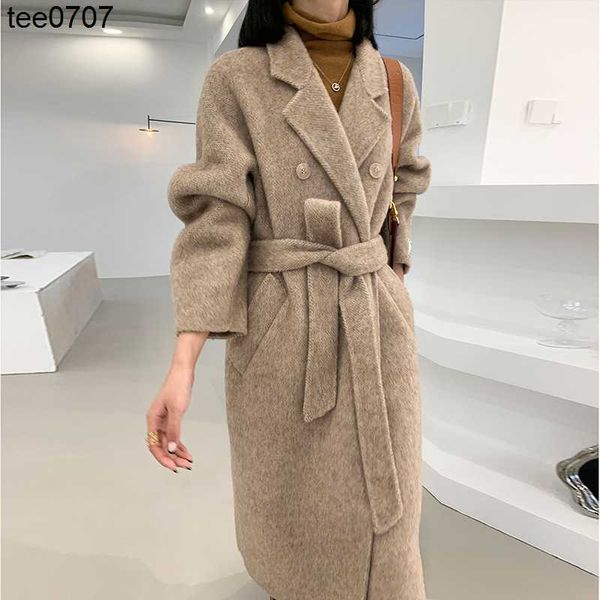 autumn and winter big alba camel wool double faced cloth women's loose home coat pattern card renzi version, Tan;black
autumn and winter big alba camel wool double faced cloth women's loose home coat pattern card renzi version, Tan;black