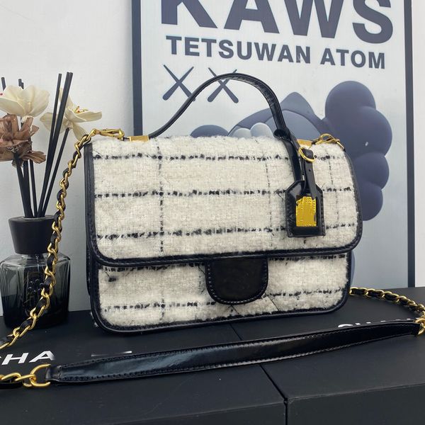 designer shoulder bags luxury big brands retro plaid leather ladies new handbags fashion multifunctional large capacity crossbody bags
designer shoulder bags luxury big brands retro plaid leather ladies new handbags fashion multifunctional large capacity crossbody bags