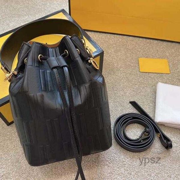 evening bags designer drawstring bucket women mini genuine leather bags ladies handbag shoulder bag tote letter high-quality handbag woman
evening bags designer drawstring bucket women mini genuine leather bags ladies handbag shoulder bag tote letter high-quality handbag woman