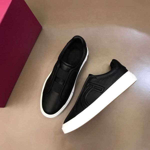brands gancini men sneakers shoes streetwear white black soft leather skateboard walking man ultra-light rubber sole factory
brands gancini men sneakers shoes streetwear white black soft leather skateboard walking man ultra-light rubber sole factory