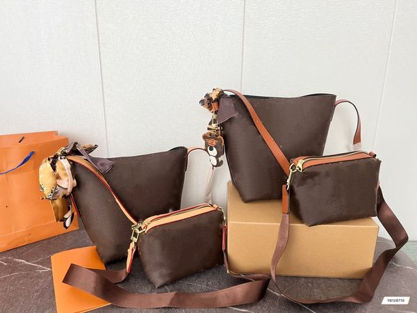 2022designer shoulder bag women's medieval bag mother and child bag can be worn crosswise
2022designer shoulder bag women's medieval bag mother and child bag can be worn crosswise