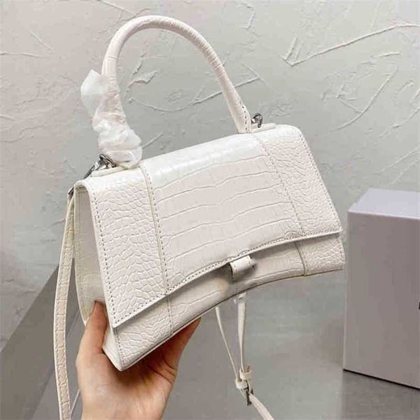 fashion balenclagass cross shoulder luxury designer oblique women body bags embroidery thread diamond lattice plain vintage genuine leather
fashion balenclagass cross shoulder luxury designer oblique women body bags embroidery thread diamond lattice plain vintage genuine leather