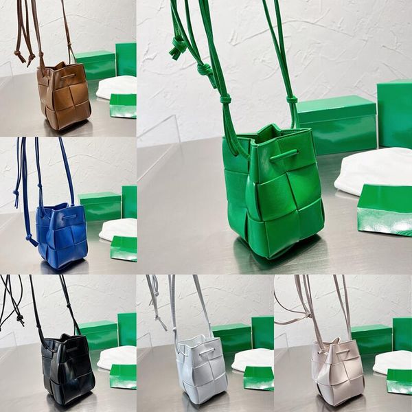 italy parrot green small cassette bucket bag color blueprint intreccio woven leather messenger bag washing happy purple camel rope opening c
italy parrot green small cassette bucket bag color blueprint intreccio woven leather messenger bag washing happy purple camel rope opening c