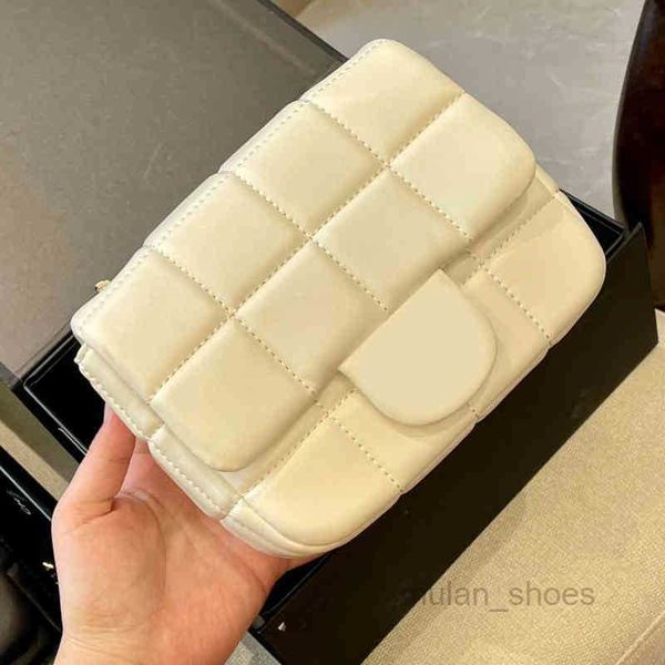 2022 evening bags luxury square shoulder bag women beaded chain handbags soft leather shoulder bags messenger bags lady crossbody purse
2022 evening bags luxury square shoulder bag women beaded chain handbags soft leather shoulder bags messenger bags lady crossbody purse
