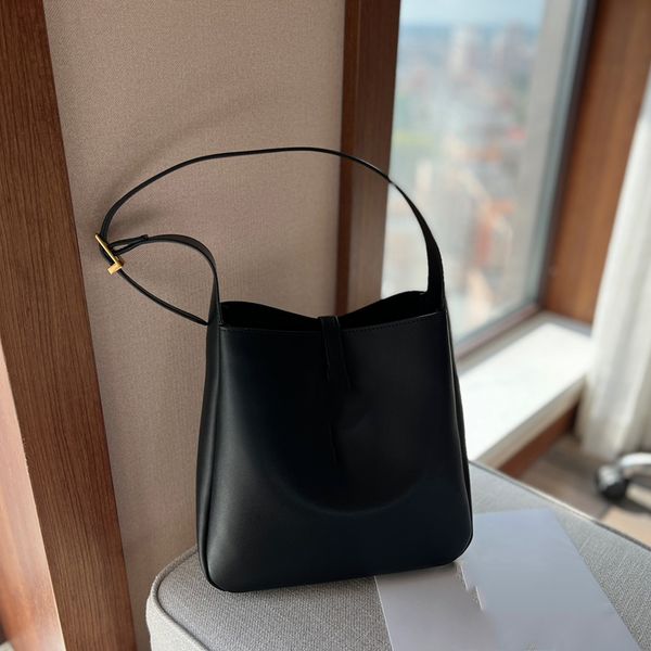 fashion bags lady totes bag brand chainbags women shoulderbag female tote bag luxury classic genuine leather shoulderbags purse cross-bags
fashion bags lady totes bag brand chainbags women shoulderbag female tote bag luxury classic genuine leather shoulderbags purse cross-bags
