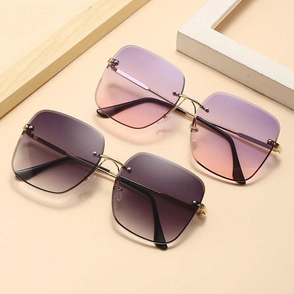 sunglassfashionable and personalized rimless sunglasses large frame uv resistant same for men women, White;black
sunglassfashionable and personalized rimless sunglasses large frame uv resistant same for men women, White;black