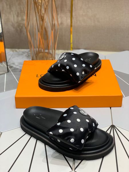 2023 paris womens slippers scuffs summer sandals beach slide slippers girls flip flops loafers beautiful embroidered -005, Black
2023 paris womens slippers scuffs summer sandals beach slide slippers girls flip flops loafers beautiful embroidered -005, Black