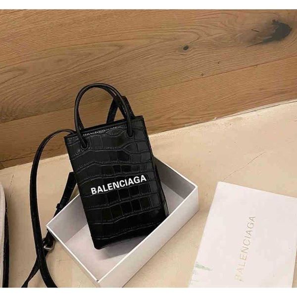 designer balencaigass handbags fashion bags versatile mobile phone bag women's hand shoulder korean crocodile wallet retro
designer balencaigass handbags fashion bags versatile mobile phone bag women's hand shoulder korean crocodile wallet retro