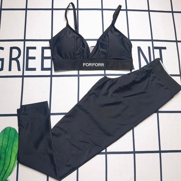 designer womens tracksuits luxury black padded yoga outfits summer sleeveless sportswear
designer womens tracksuits luxury black padded yoga outfits summer sleeveless sportswear