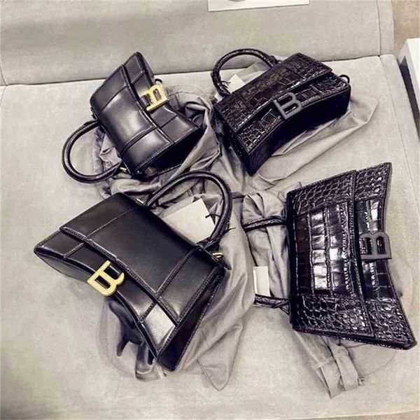 handbags crossbody balencaigass fashion bags 2022 crocodile lisa same hourglasss leather b-button single shoulder messenger portable women
handbags crossbody balencaigass fashion bags 2022 crocodile lisa same hourglasss leather b-button single shoulder messenger portable women