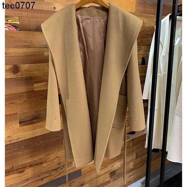 autumn and winter 2022 new style women's designer jacket 's rittol camel water ripple coat women's medium long hooded woolen, Tan;black
autumn and winter 2022 new style women's designer jacket 's rittol camel water ripple coat women's medium long hooded woolen, Tan;black