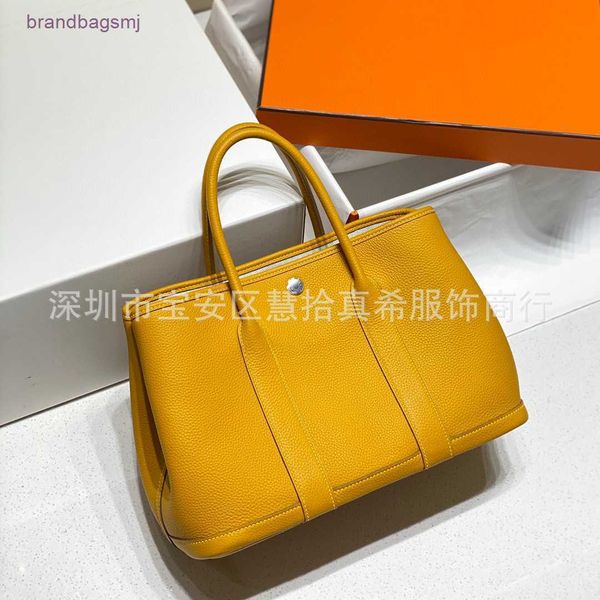 bag herme 2022 wax thread manual leather 30 garden bag women's large capacity shopping bucket one shoulder portable tote
bag herme 2022 wax thread manual leather 30 garden bag women's large capacity shopping bucket one shoulder portable tote