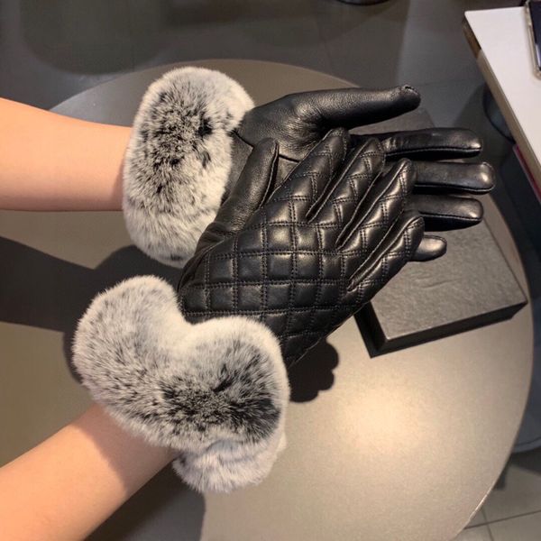 designer gloves leather glove ladies sheepskin rabbit fur winter mitten for women official replica counter quality european size quality, Blue;gray
designer gloves leather glove ladies sheepskin rabbit fur winter mitten for women official replica counter quality european size quality, Blue;gray