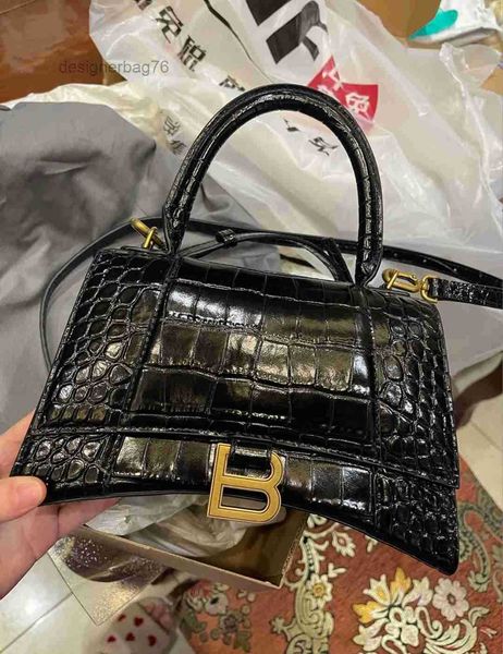 hourglass 2022 designer bags leather bbalencaig'as bag home b crocodile women's single shoulder diagonal hand nwsp
hourglass 2022 designer bags leather bbalencaig'as bag home b crocodile women's single shoulder diagonal hand nwsp