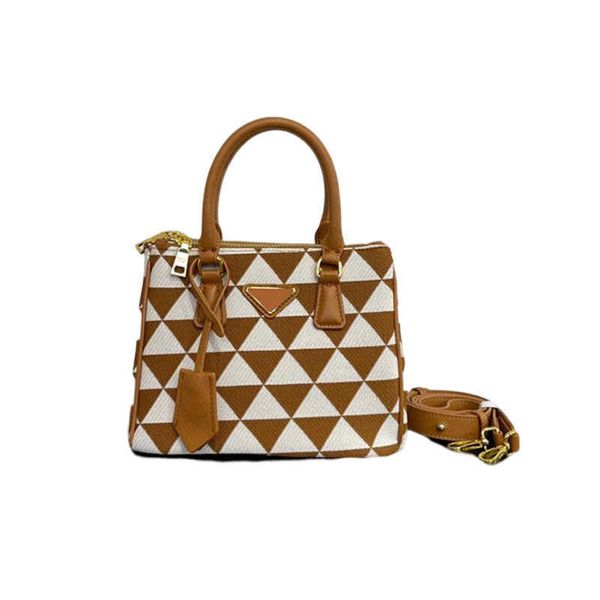designer luxury women the tote bag fashion versatile handbags shoulder crossbody bags purse telfars totes large capacity saddle wallets 7a a
designer luxury women the tote bag fashion versatile handbags shoulder crossbody bags purse telfars totes large capacity saddle wallets 7a a
